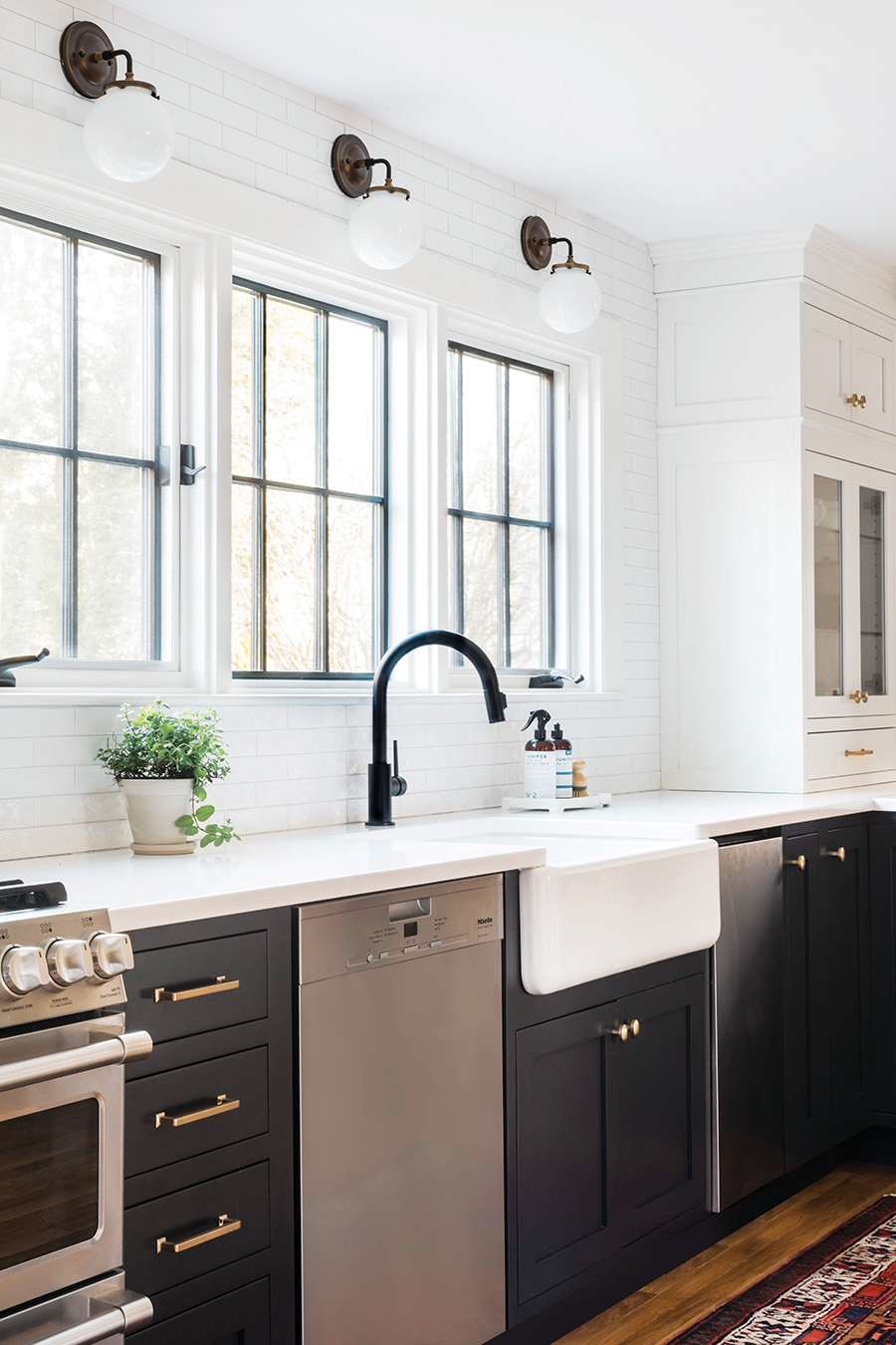 Trim Design Co. creates a "Tuxedo" Kitchen in Marblehead Northshore Magazine