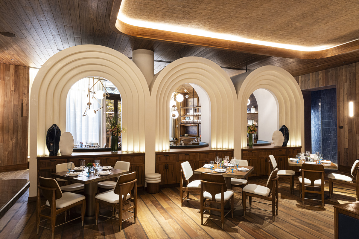 Seamark Seafood & Cocktails Brings Style and Energy to Classic Seafood