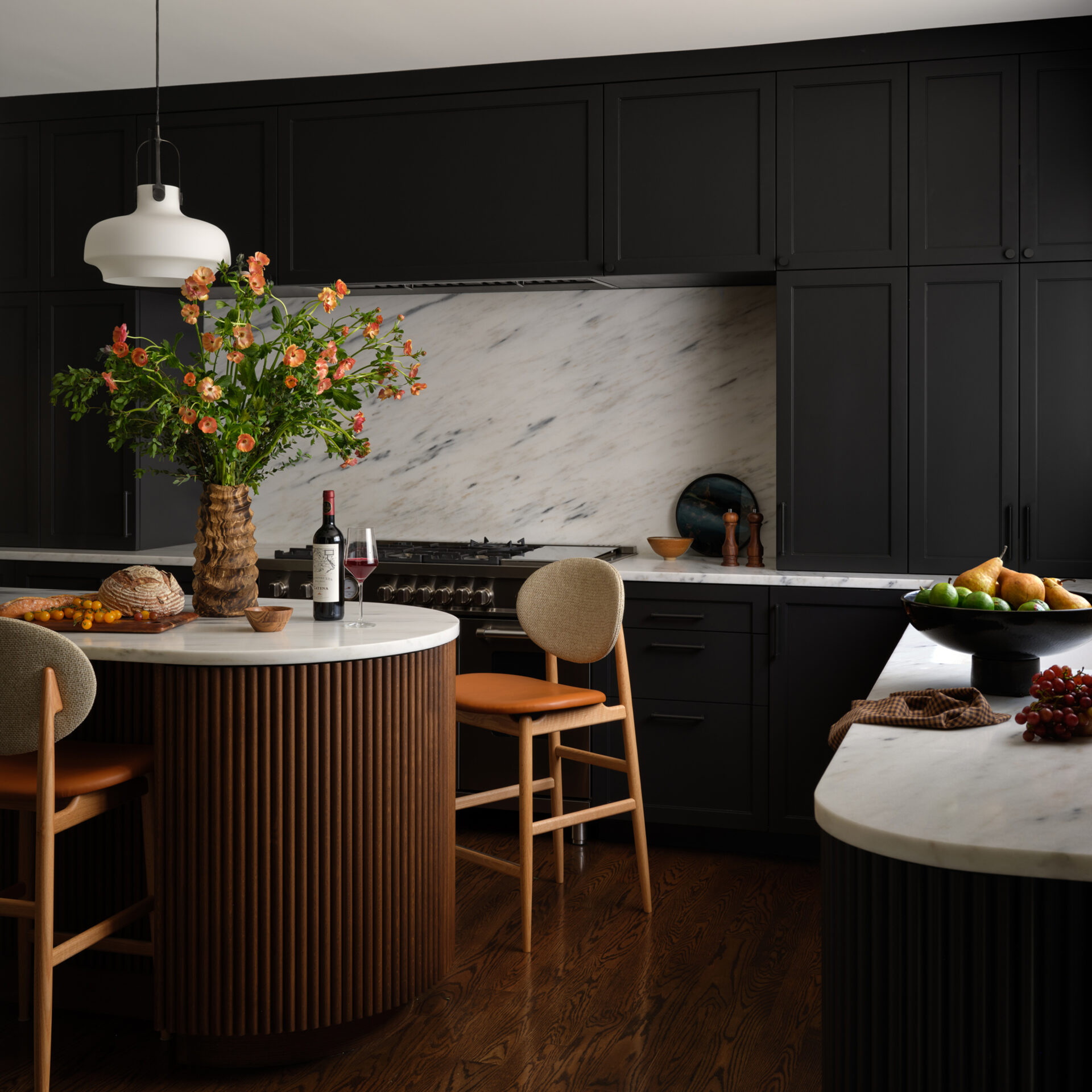 A Designer Goes Bold For a Single Dad in Marblehead, Using Her Favorite Color, Black